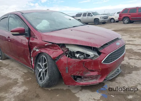2017 Ford Focus Sel z USA, uszkodzony, nr VIN 1FADP3H28HL244483